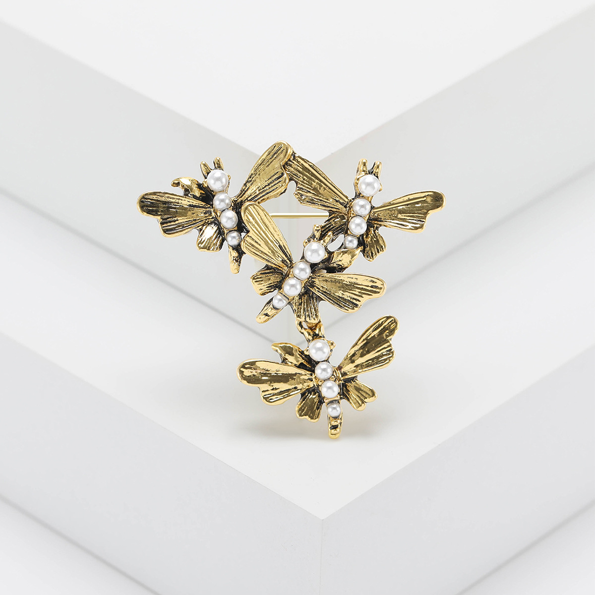 Vintage Alloy Faux Pearl Dragonfly Butterfly Brooch Pin Elegant Gold Silver Insect Brooches For Women Suits Coats Dress Jewelry Accessories