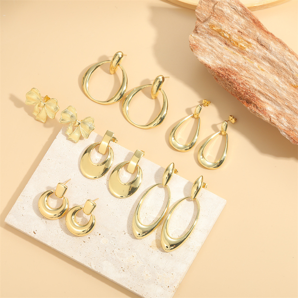 Hollow Geometric Golden Earrings For Women Copper Exaggerated Retro Niche Design Accessory