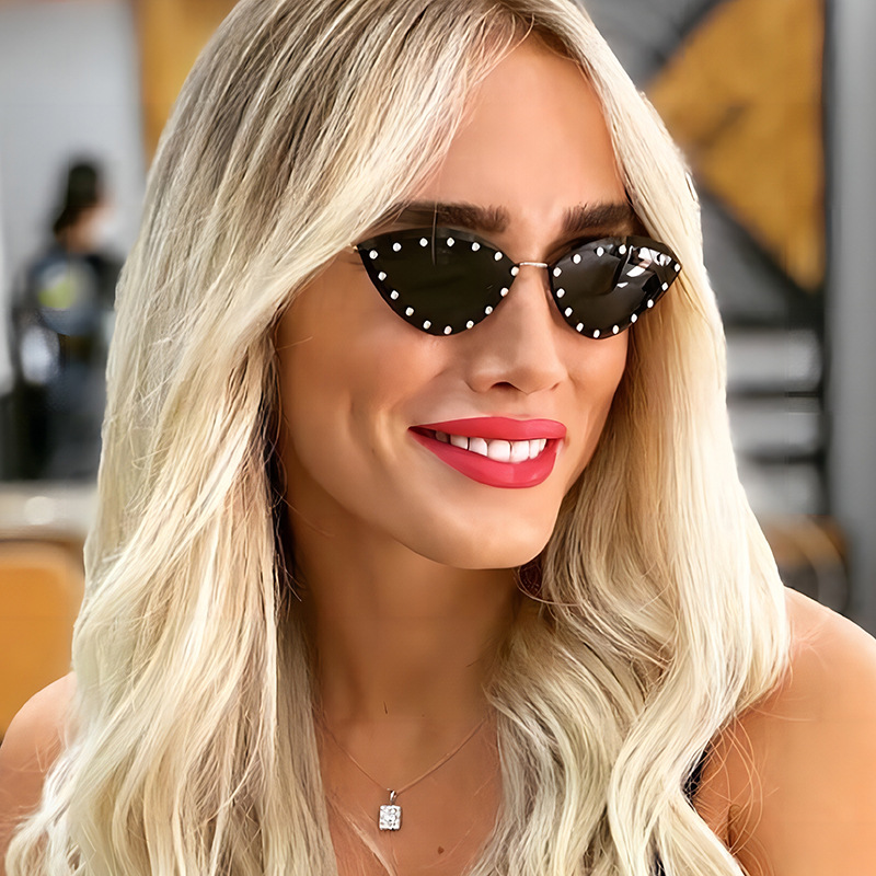 Wholesale Cat Eye Sunglasses With Rhinestone Decor Metal Frame For Women - Everful