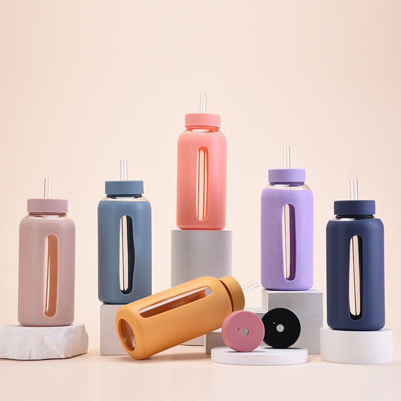 800ml High Borosilicate Glass Water Bottle With Silicone Sleeve And Tritan Straw Time Marked Hydration Bottle For Outdoor
