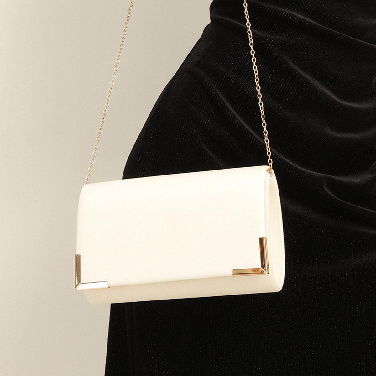 Elegant PU Leather Evening Clutch Bag with Gold Metal Corners and Detachable Chain Strap for Women Formal Wedding Party Banquet Crossbody Bag