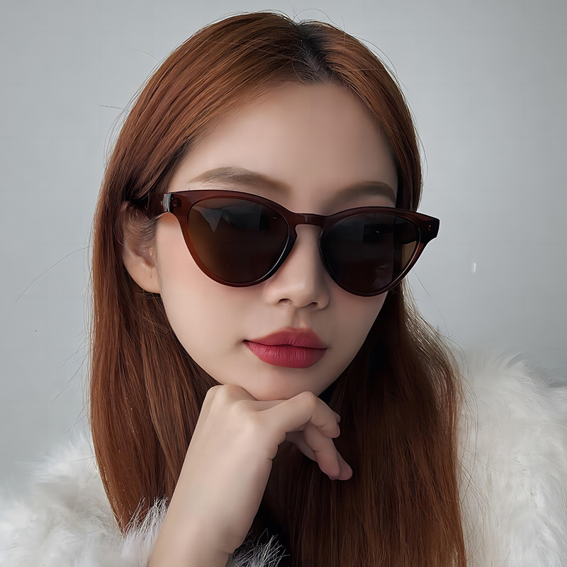 Wholesale Cat Eye Sunglasses UV400 Protection PC Frame Trendy Eyewear - Everful