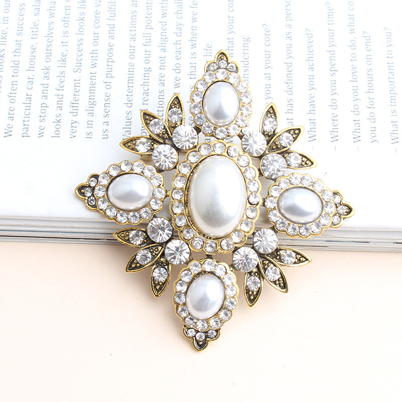 Vintage Baroque Rhinestone Pearl Brooch Pin Zinc Alloy Geometric Rhombus Cross Star Shape Corsage For Women Wedding Party Banquet Elegant Jewelry Accessory