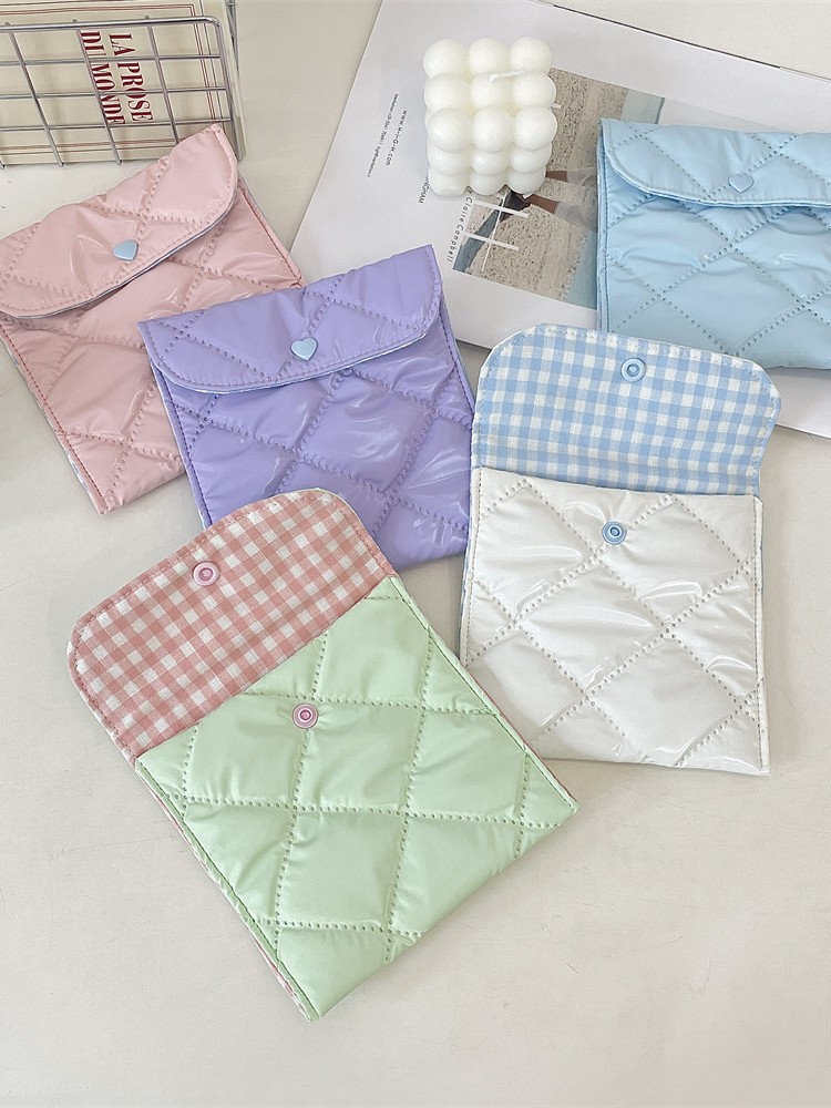 Portable Sanitary Napkin Storage Bag Quilted PU Leather Mini Coin Purse Women Girls Ins Style Menstrual Pad Pouch With Heart Button Small Organizer Bag
