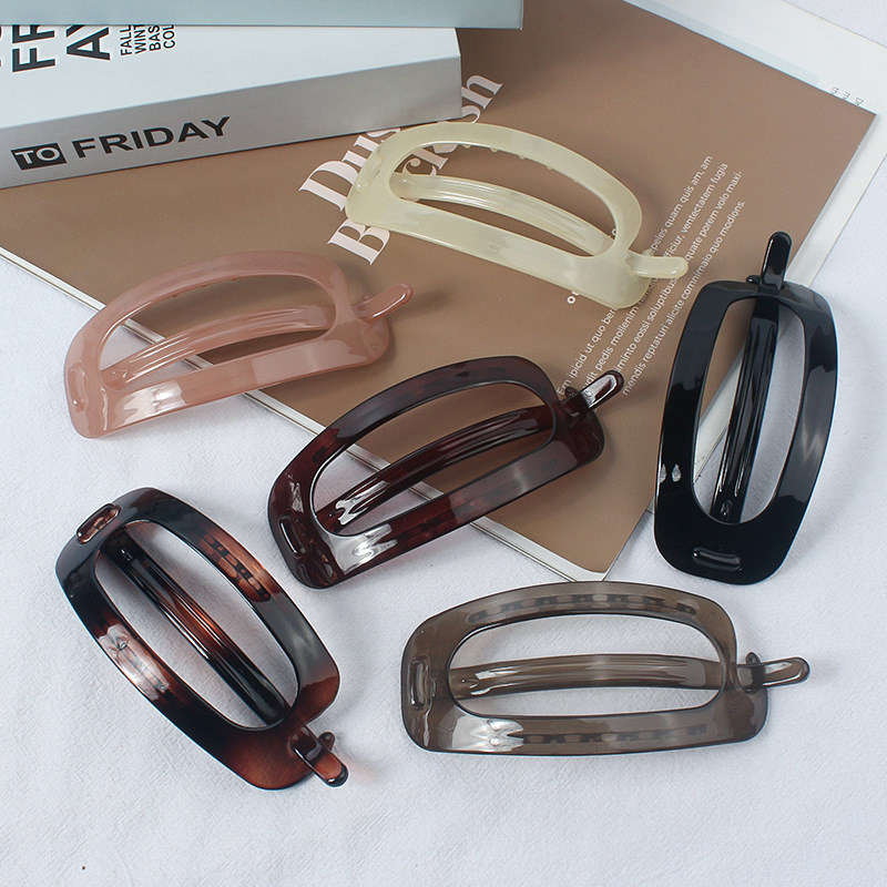 Simple Square Hollow PC Plastic Hair Clip New Leopard Print Back Head Horizontal Buckle Hairpin Frosted Commuter Half-tied Ponytail Accessories for Women Daily Fashion Geometric Hair Claw