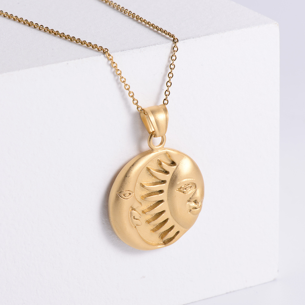 Sun Moon Pendant Necklace Vintage Celestial Round Medallion 18K Gold Plated 304 Stainless Steel Jewelry For Women