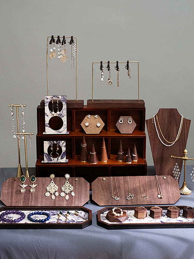 Jewelry Display Stand Set Walnut Wood Brass Metal Necklace Earring Ring Holder Organizer For Countertop Showcase Vintage Luxury Home Storage Decor