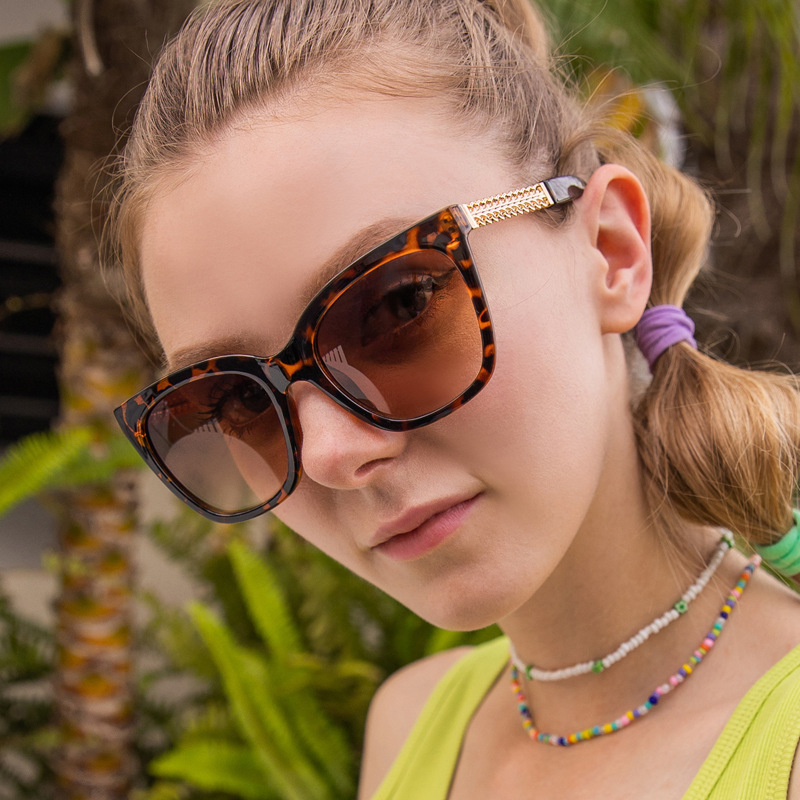 Wholesale Cat Eye Sunglasses with Metal Chain Temple for Men Women - Everful