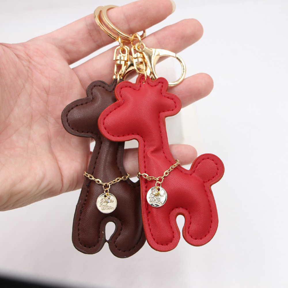 Cartoon PU Leather Giraffe Keychain Cute Animal Bag Charm Car Pendant With Golden Metal Ring For Women Girls Fashion Key Ring Gift