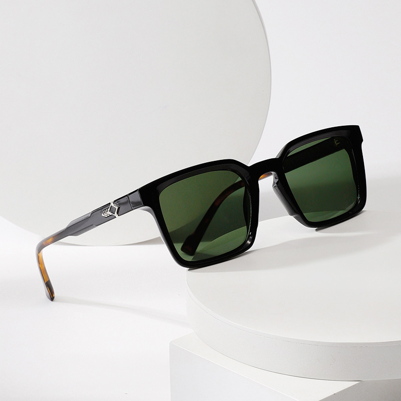 Wholesale Square Frame Sunglasses PC Plastic Retro Modern Unisex Eyewear - Everful