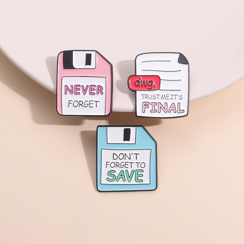 Retro Floppy Disk Document Enamel Pins Don't Forget to Save Zinc Alloy Lapel Brooches for Designers IT Engineers Backpack Clothes Decor Unisex Jewelry