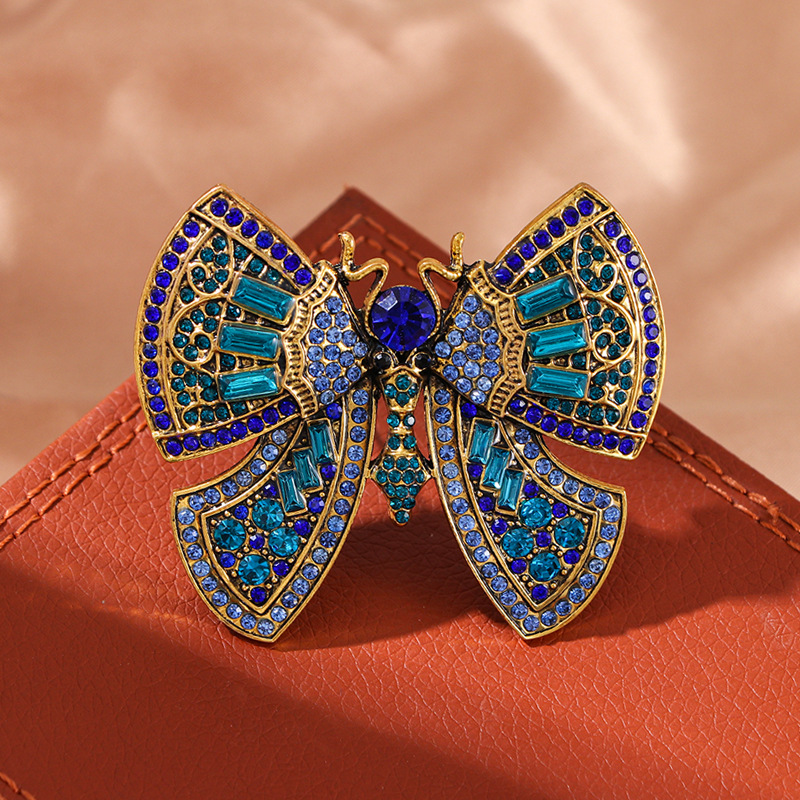 Vintage High-End Full Rhinestone Butterfly Brooch For Women Zinc Alloy Butterfly Pin For Winter Coat Sweater Fashion Insect Jewelry Accessories