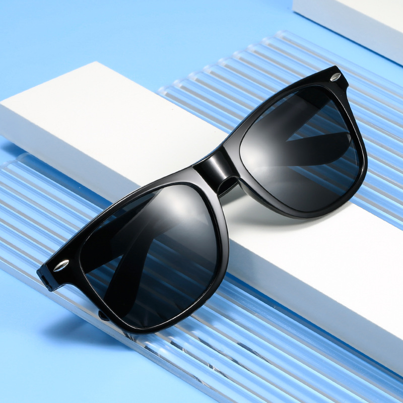 Wholesale Square Frame Sunglasses with Rivet Detail Vintage Style - Everful