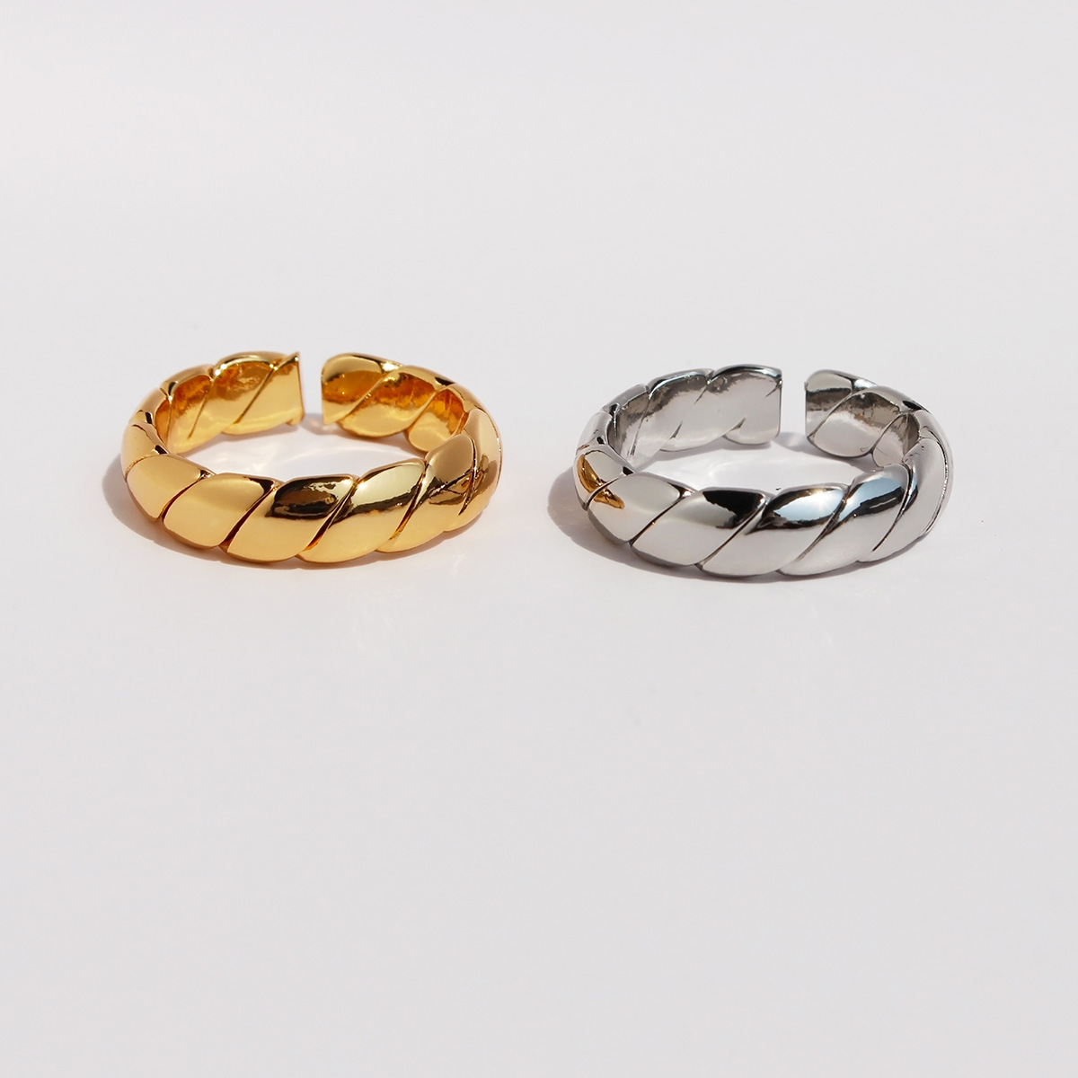Unisex 18K Gold Plated Brass Ring Twisted Rope Wave Textured Geometric Open Adjustable Ring Minimalist Fashion Jewelry For Women Men