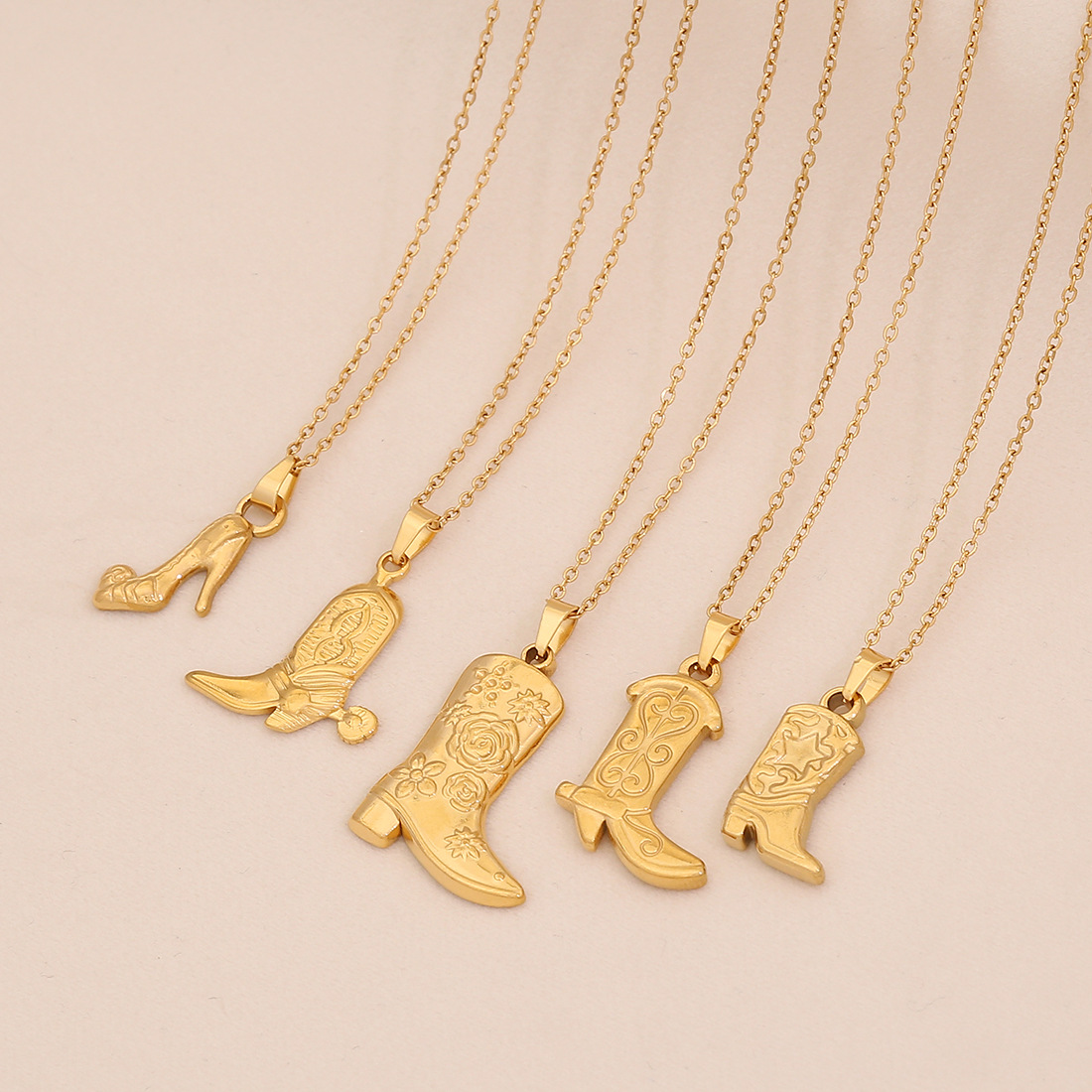 Stainless Steel Cowboy Boot Pendant Necklace Gold Plated Western Retro High Heel Shoe Charm Jewelry For Women Vintage Floral Star Engraved Necklace