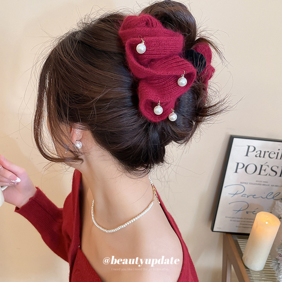Elegant Wine Red Knitted Fabric Flower Hair Claw Clip With White Faux Pearl Dangles Large Retro Autumn Winter Hair Accessory For Women Party Daily Use
