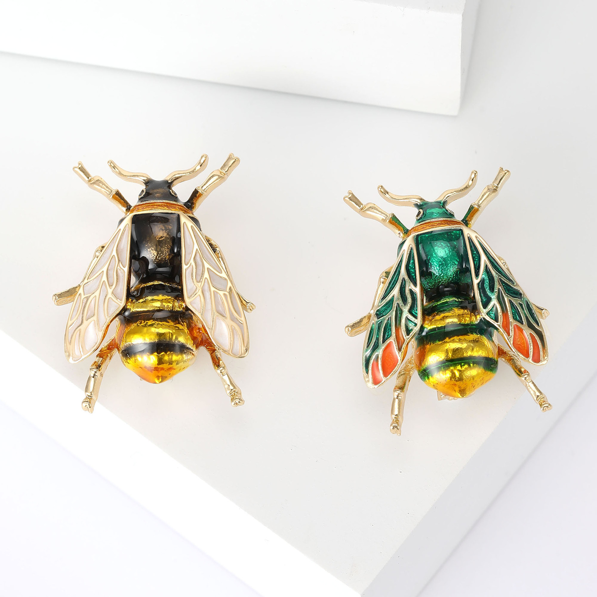 Fashion Alloy Enamel Bee Beetle Insect Brooch Pin Elegant Rhinestone Animal Corsage Accessories For Suits Shirts Dress Women Men