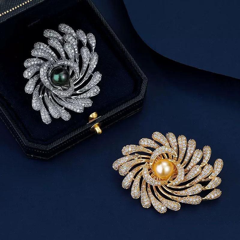 Luxury Alloy Rhinestone Fireworks Brooch With Faux Pearl Elegant Retro Flower Corsage Pin For Women Wedding Party Suits Dress Accessories