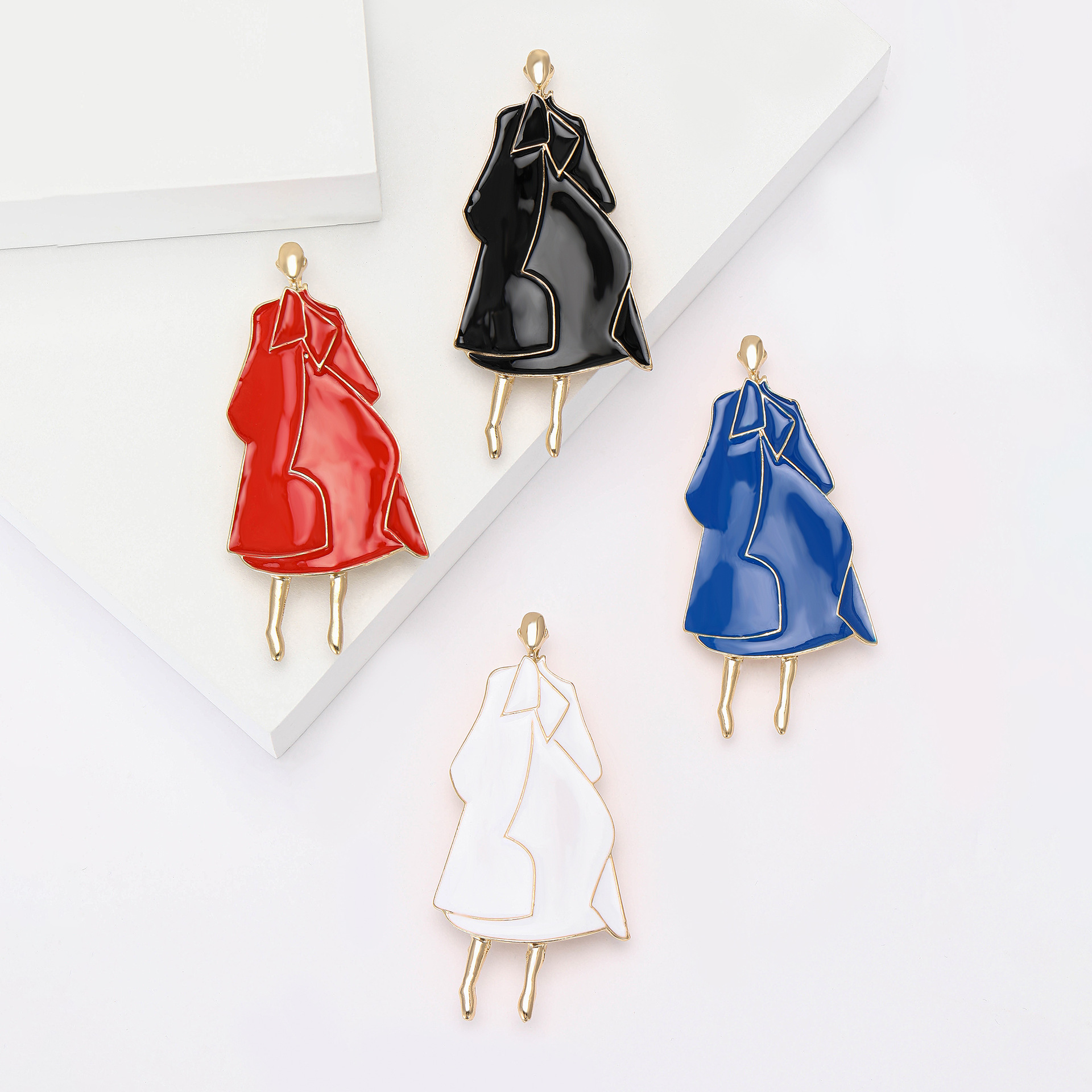 Fashion Enamel Figure Brooch Artistic Lady In Coat Alloy Drip Oil Lapel Pin For Women Sweater Cardigan Jewelry Accessories