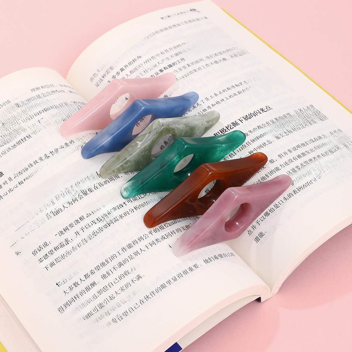 Resin Thumb Book Page Holder Creative Book Spreader Bookmark Reading Assistant Accessory For Office School Home Library Book Lovers Gifts