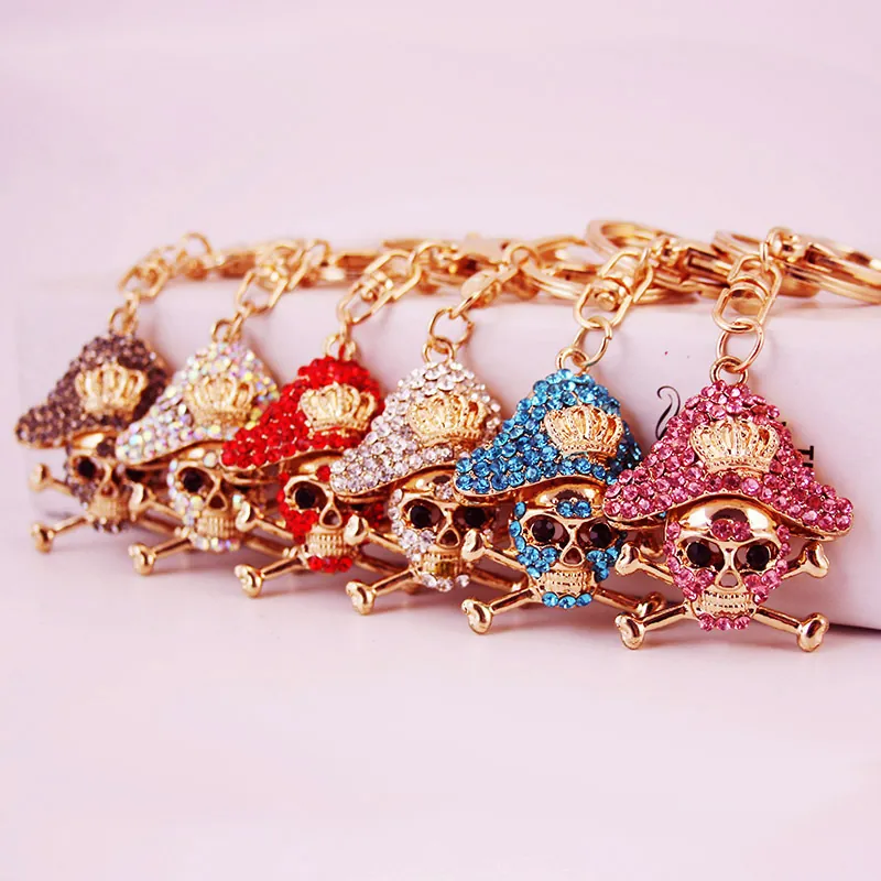Creative Pirate Skull Rhinestone Keychain Gold Metal Crown Pendant Fashion Bag Charm Gift Accessory For Men Women