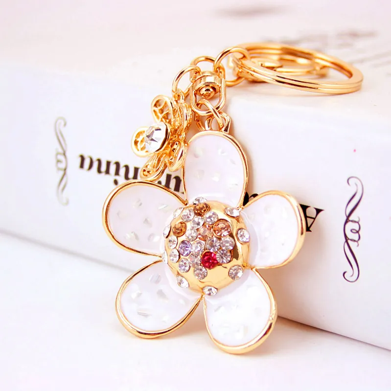 Luxury Zinc Alloy Enamel Daisy Flower Keychain Multi-Color Rhinestone Sequin Floral Bag Pendant Key Ring For Women Gift Accessories