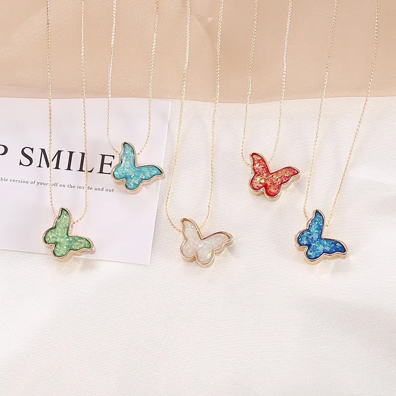 Schmetterling Anhänger Halskette Legierung Vergoldet Buntes Glitzer Harz Tier Schmuck Für Frauen Elegant Täglich Mode Geschenk