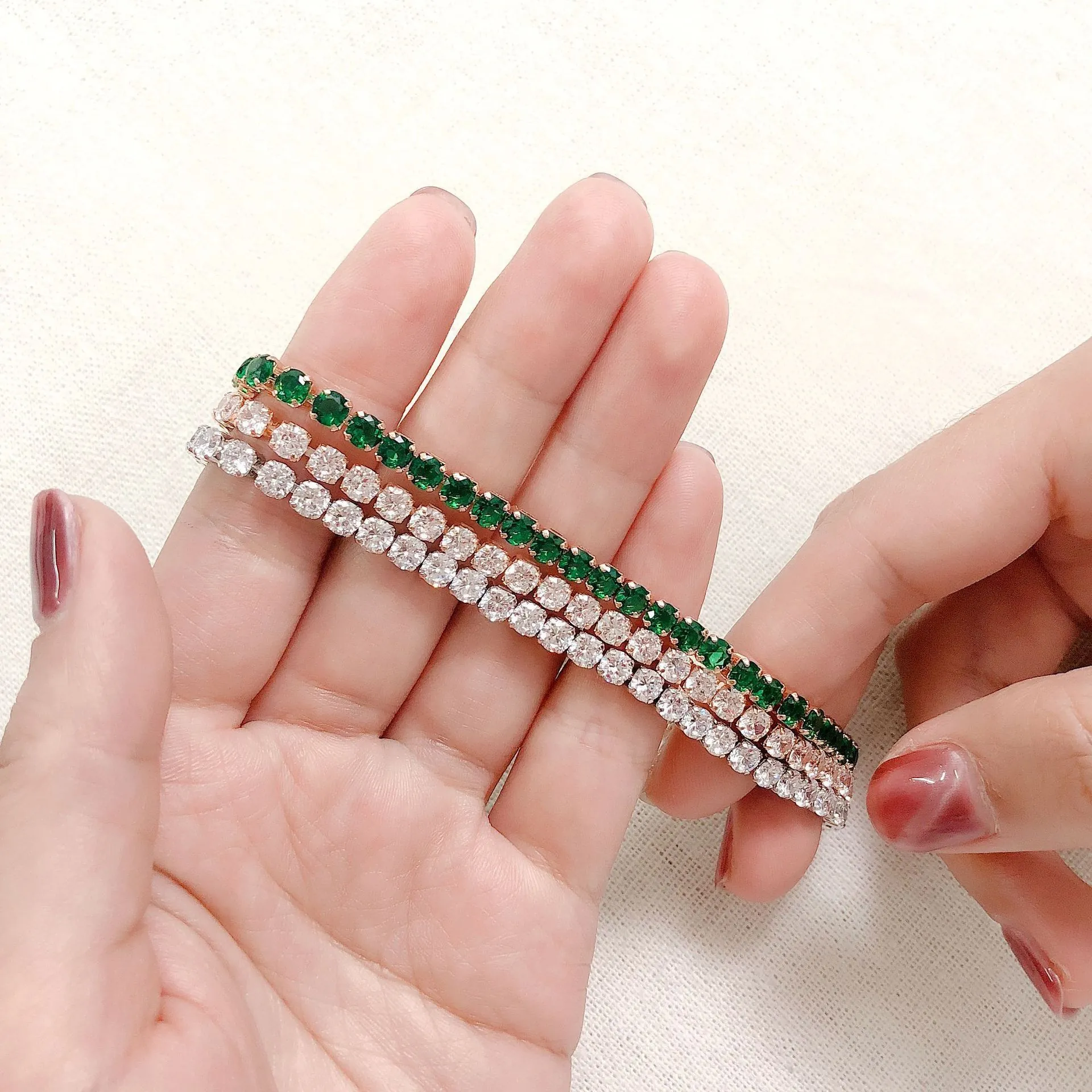 Bracelet Tennis Ajustable Pour Femmes Bracelet En Cuivre Plaqué Or 18K Avec Pierres Zirconia Rondes Bijoux De Mode Cadeau