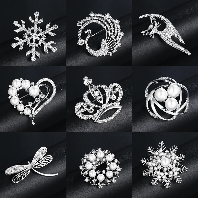 Élégantes Broches En Alliage Strass Künstliche Perles D'imitation Fleur Flocon Forme Animale Vintage Accessoires De Vêtements Pour Femmes
