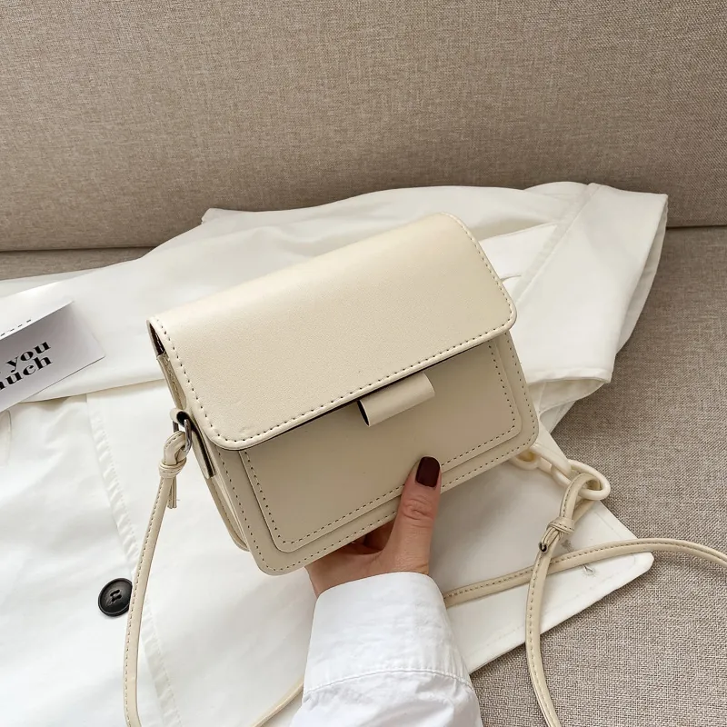 Women Crossbody Shoulder Bag PU Leather Small Square Flap Bag With Acrylic Chain Decor Vintage Minimalist Chic