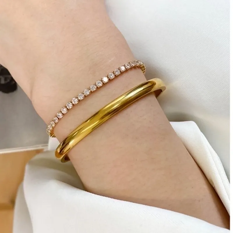 Minimalist Glossy Bangle Bracelet Titanium Steel 18K Gold Plated Polished Mirror Finish Oval Hinged Clasp Jewelry For Women