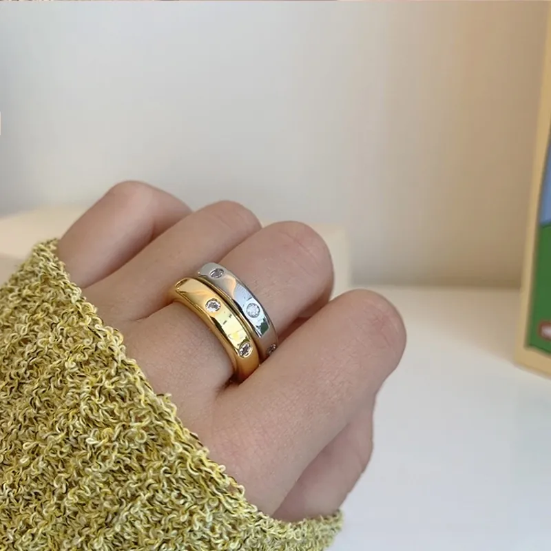 Anillo de Cobre Minimalista Chapado en Oro con Circonia Simple Geométrico Apilable para Mujer Joyería de Moda Regalo