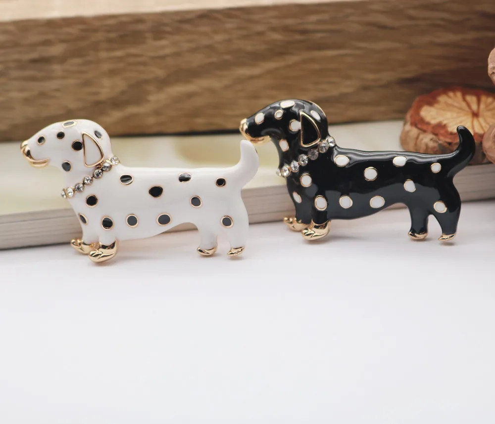 Cute Dalmatian Dog Enamel Brooch Alloy Rhinestone Animal Pin For Women Fashion Jewelry Scarf Buckle Clothing Accessories