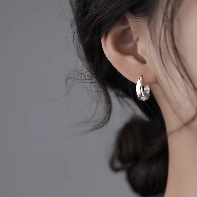 Minimalist Geometric Copper Hoop Earrings For Women Modern Light Luxury Polished Gold Silver Round Circle Jewelry Earrings Gift