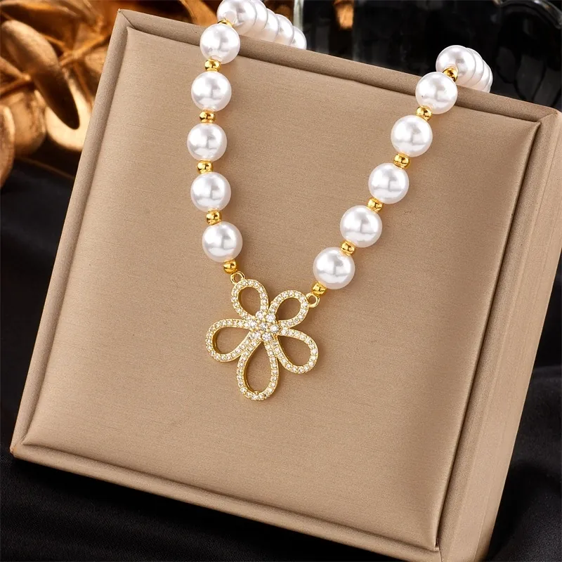 Vintage Flower Pendant Necklace Titanium Steel Faux Artificial Pearl Beaded Chain Elegant Rhinestone Jewelry For Women
