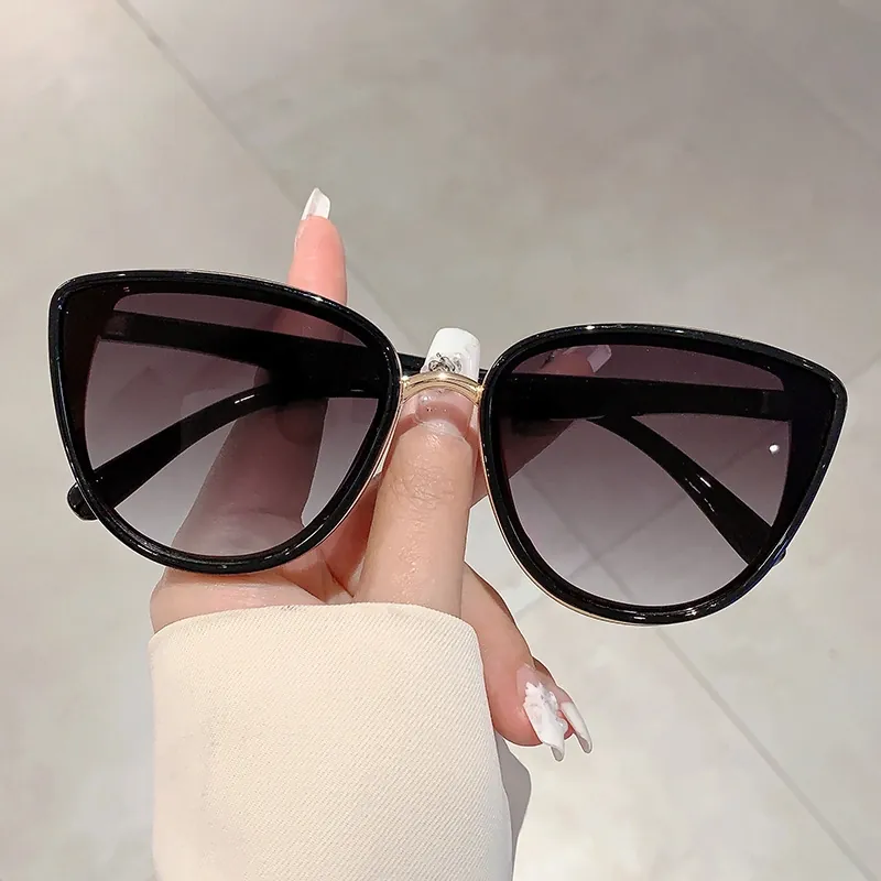 Fashion Cat Eye Sunglasses Women UV400 Protection PC Lens Metal Bridge Vintage Gradient Large Frame Eyewear