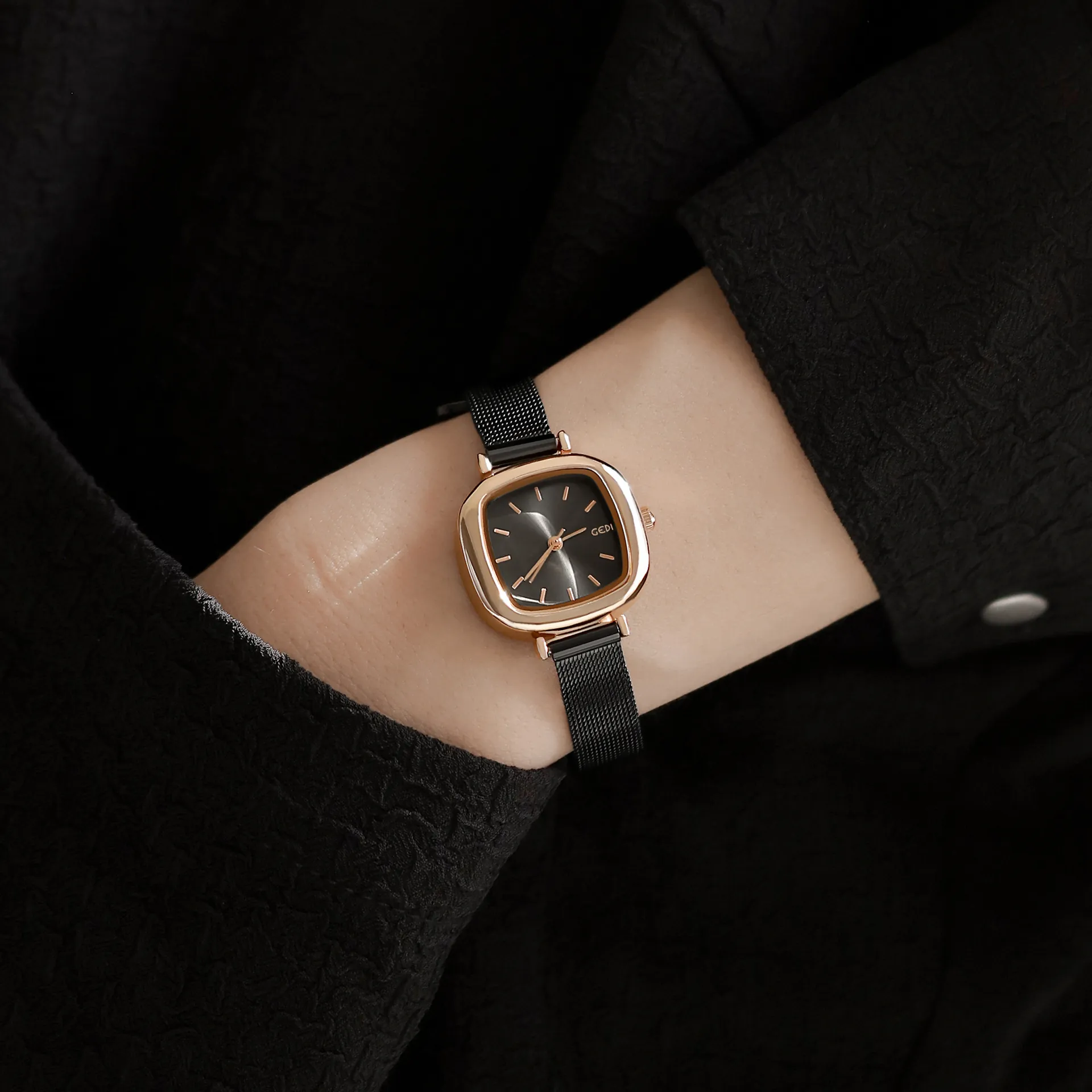 Elegant Women Quartz Watch Minimalist Square Small Dial Milanese Mesh Band Fashion Ladies Wristwatch For Office School Girls