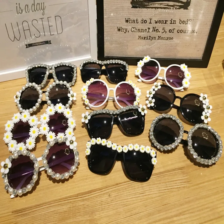 Fashion Sunglasses PC Frame Round And Square Faux Artificial Pearl Rhinestone Resin Flower Decoration Women Girls Beach Party UV400