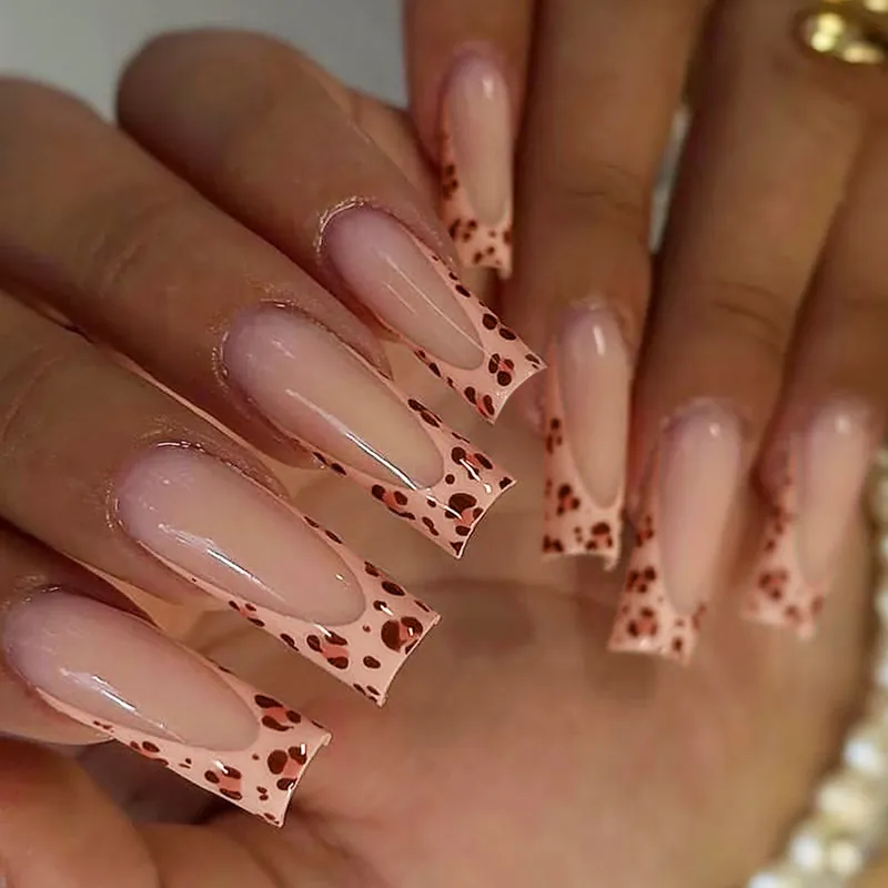 Unghie Finte Lunghe Quadrate Stampa Leopardata Stile Francese Lucido Rosa Nude Per Donna