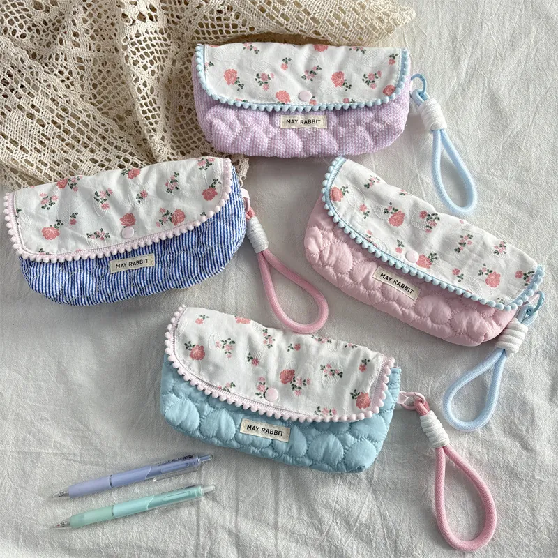 Pencil Case Quilted Floral Large Capacity Portable Stationery Storage Pouch For Students Girls Heart Pattern