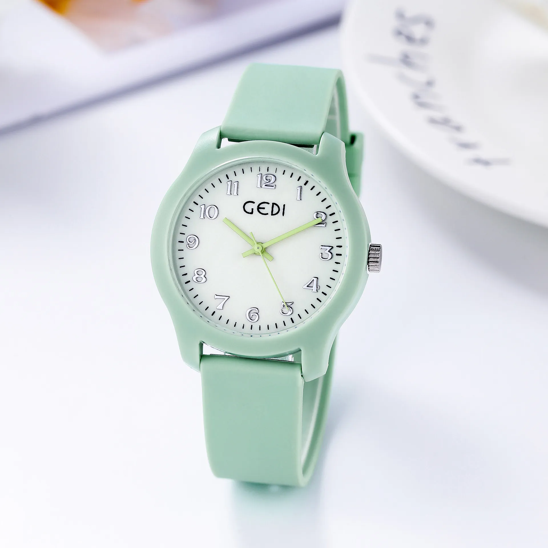 Women's Quartz Watch Silicone Strap Alloy Case Minimalist Arabic Numerals Waterproof Fashion Student Wristwatch