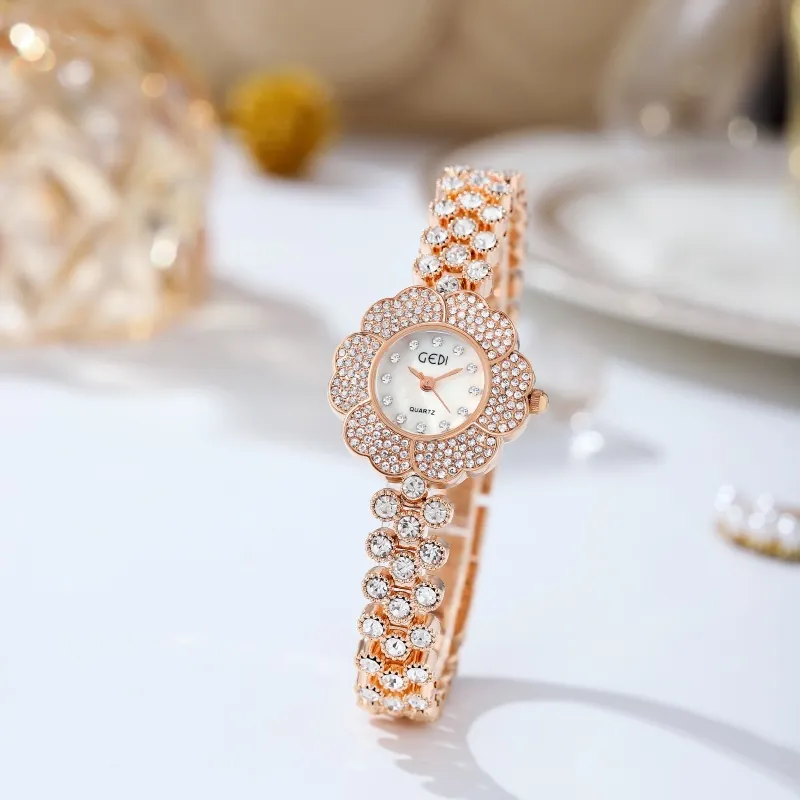 Montre À Quartz Pour Femme Boîtier En Forme De Fleur Sertie De Strass Bracelet En Alliage Bijoux De Mode