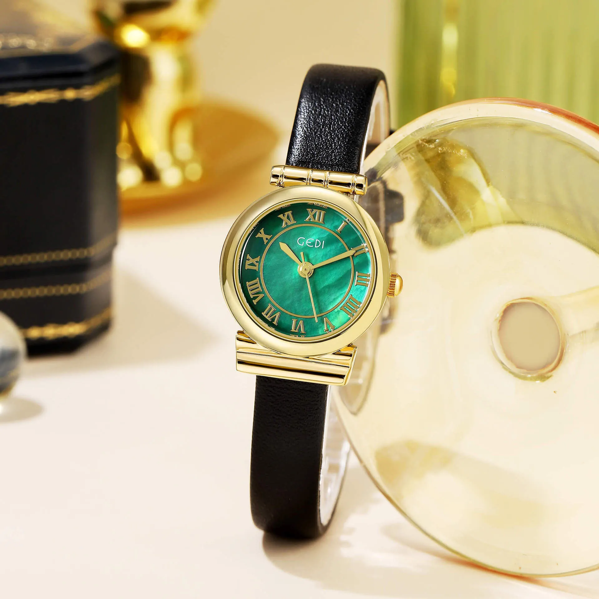 Women Quartz Watch Mother Of Artificial Pearl Dial Roman Numerals PU Leather Strap Waterproof Retro Elegant Timepiece For Ladies