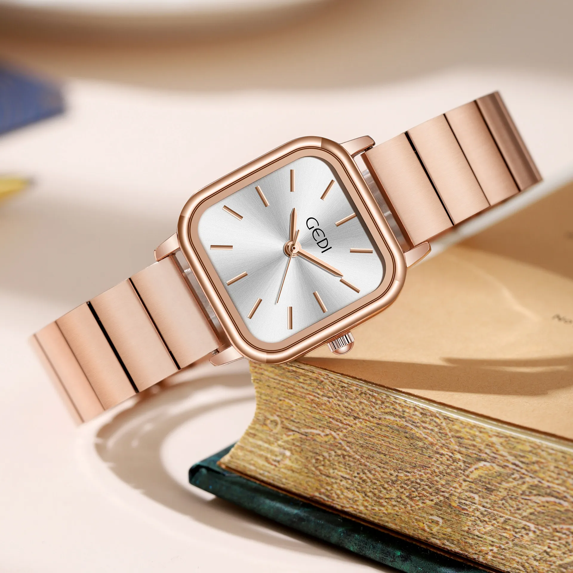 Women Quartz Watch Square Dial Waterproof Minimalist Fashion Alloy Bracelet Elegant Timepiece For Ladies Rose Gold