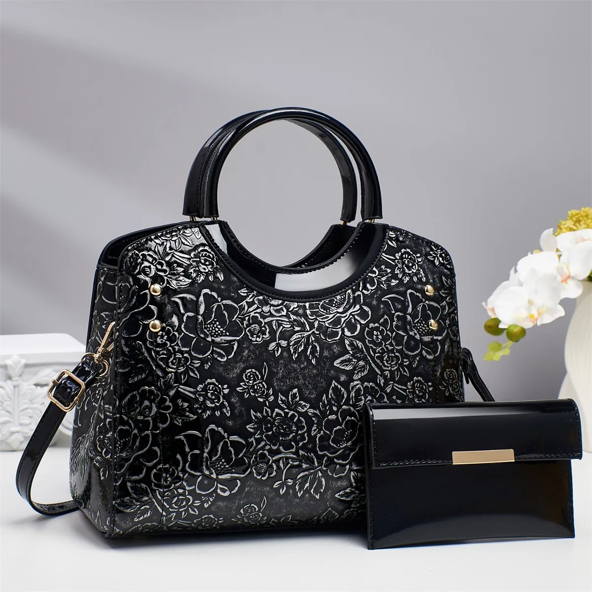 Ensemble Sac à Main Femme Relief Floral Aspect Cuir Verni PU 2 Pièces Sac à Bandoulière Avec Portefeuille Assorti Sac Quotidien