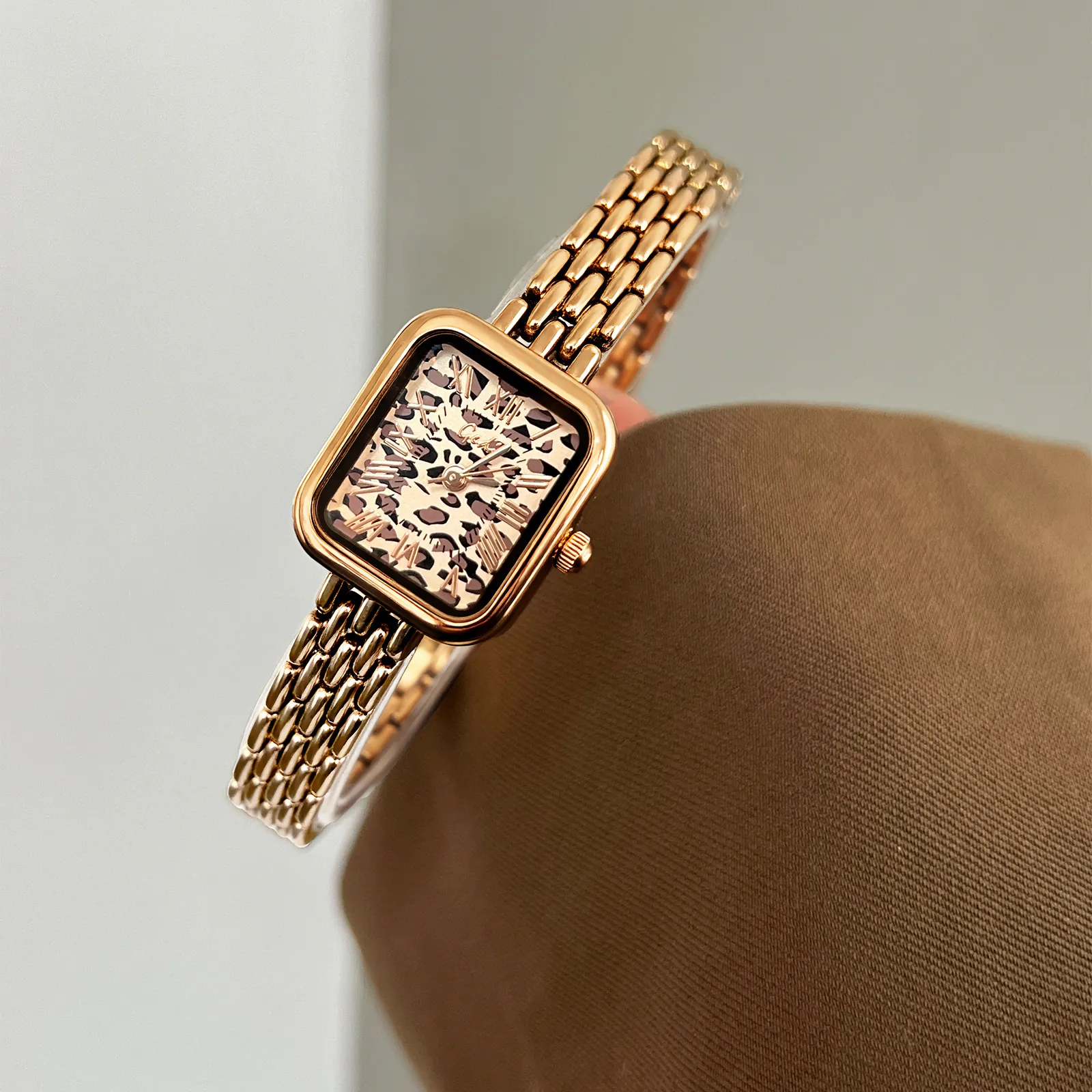Montre À Quartz Femme Bracelet Élégant Alliage Mode Strass Visage Carré Étanche Bijoux Cadeau Pour Femme
