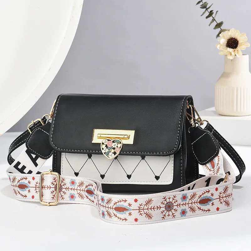 Women Shoulder Bag PU Leather Crossbody Heart Buckle Quilted Mini Square Handbag With Wide Patterned Strap