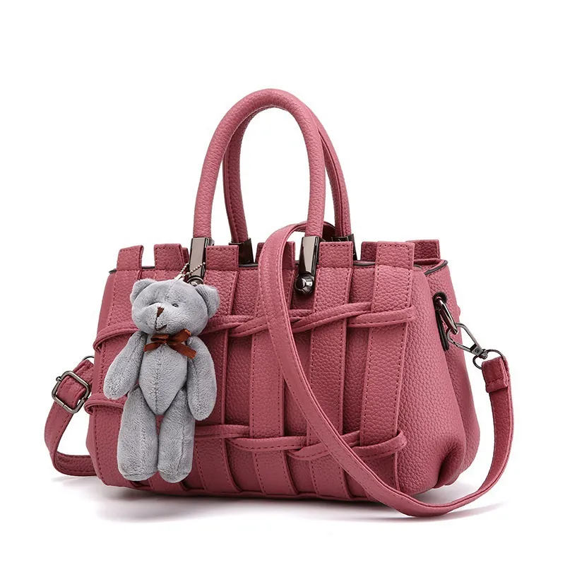 Sac à Main Tissé en Cuir PU pour Femmes Avec Charm d'Ours Mignon Grande Capacité Sac à Bandoulière Mode Navetteur Sac Fourre-Tout Femme
