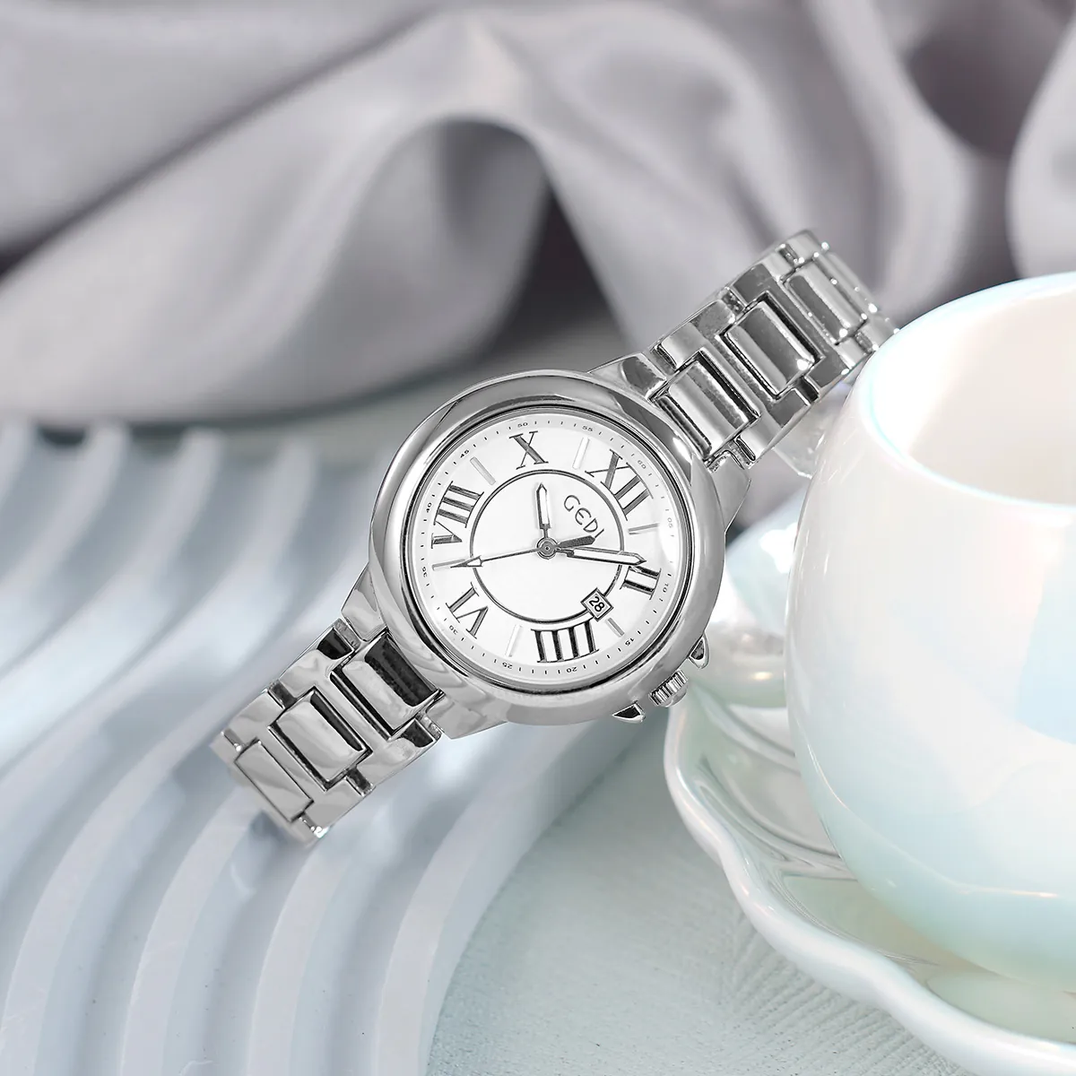 Women Quartz Watch Retro Roman Numerals Stainless Steel Strap Alloy Case Calendar Date Window Elegant Luxury Business Ladies