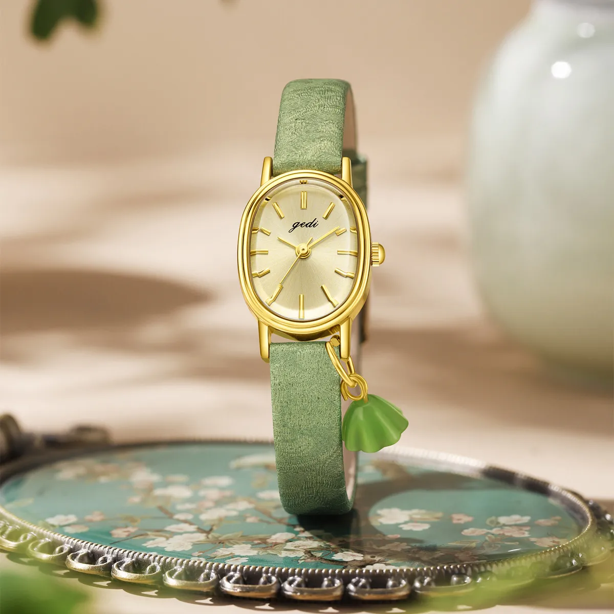 Women Quartz Watch Oval Gold Alloy Case Green Faux Leather Strap With Elegant Pendant Vintage Chinese Style Elegant Ladies Jewelry Wristwatch